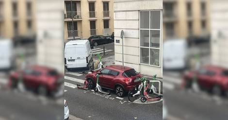 Un incident de stationnement insolite suscite l'amusement sur les réseaux sociaux
