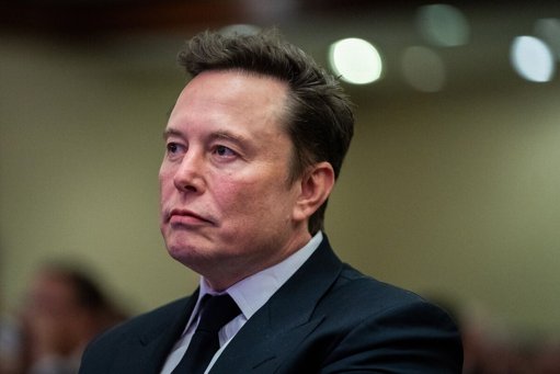 Pai de Elon Musk Acusado de Abuso Sexual por Filhos e Enteados