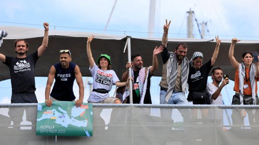 Flotilla internacional con activistas zarpa hacia Gaza para desafiar el bloqueo israelí