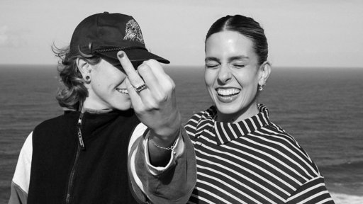 Atriz Raquel Tillo e Inês Marques Lucas anunciam noivado nas redes sociais