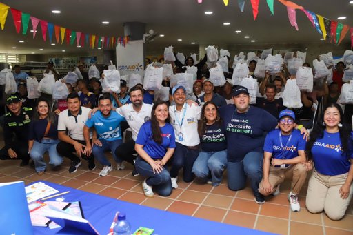 Alcaldía de Santa Marta y aliados entregan ayudas a más de 360 damnificados por lluvias