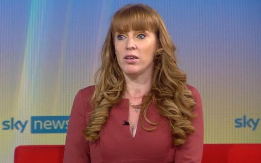 Vice-Primeira-Ministra Britânica Demite-se por Escândalo Fiscal