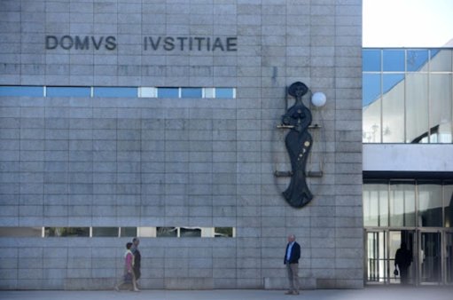 Professor condenado por 62 crimes de abuso sexual é colocado em escola pública