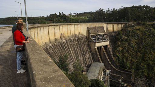 Tributação de Barragens: Diretora-Geral da AT Chamada ao Parlamento