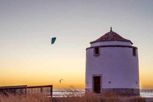 Corpo de idoso desaparecido de lar encontrado na praia de Alcochete