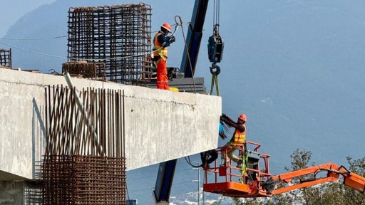 Daño a Drenaje Pluvial por Obras del Metro Causa Conflicto entre Monterrey y Estado