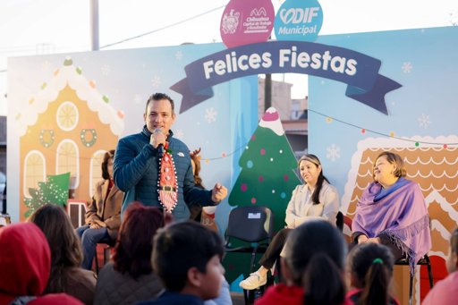 Alcalde de Chihuahua lleva espíritu navideño a familias de Villas del Rey con Mega Posada