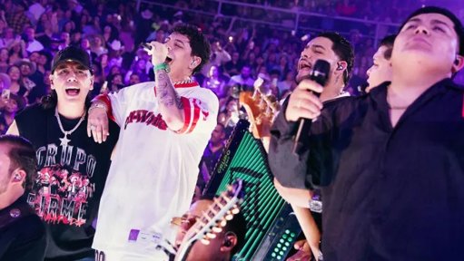 Grupo Firme interpreta narcocorrido prohibido tras reto de un fan en Ciudad Juárez