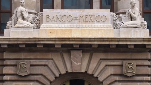 Banxico Recorta a la Mitad Previsión de Crecimiento para 2025 a 0.3%