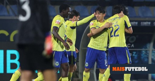 Alverca perde pela margem mínima com o Arouca em jogo condicionado por expulsão