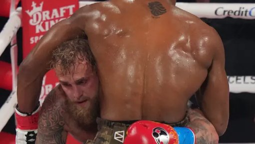Anthony Joshua noquea a Jake Paul y le provoca doble fractura de mandíbula