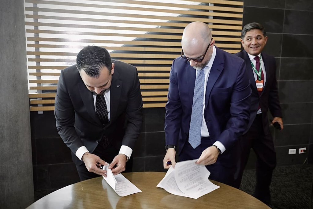 Colombia y Venezuela Firman Acuerdo de Confidencialidad para Evaluar Compra de Monómeros