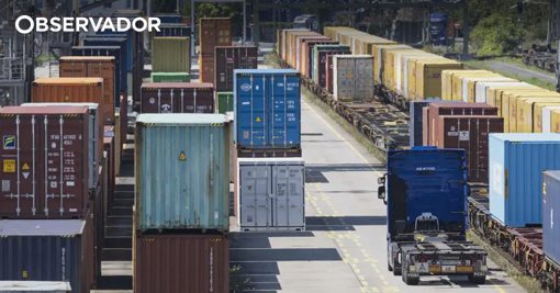 Excedente Comercial da UE com os EUA Cai para Metade em 2025