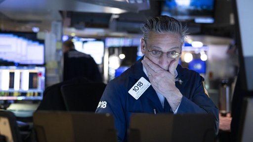 Wall Street fecha mista com forte queda das ações tecnológicas