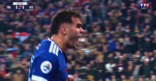 Damian Penaud devient le meilleur marqueur de l'histoire des Bleus