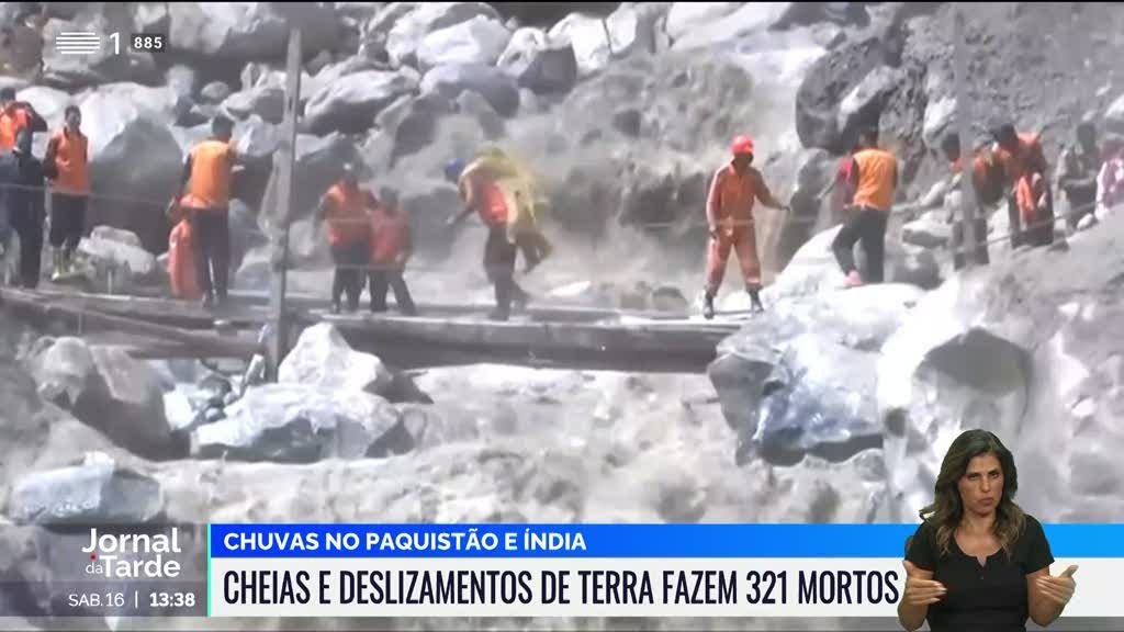 Monções causam centenas de mortos no Paquistão e na Índia