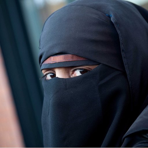 Le Portugal adopte une loi interdisant le port du voile intégral en public