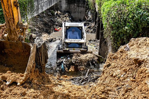 Distrito inicia plan de limpieza en 51 arroyos para prevenir inundaciones