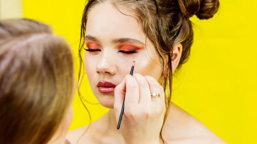 Sardas Falsas: A Tendência de Beleza que Celebra a Imperfeição