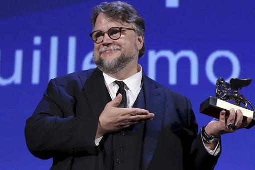 Guillermo del Toro es homenajeado por 'Frankenstein' y critica la inteligencia artificial