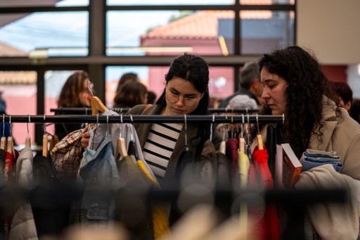 Feira "Trocar é Chique" em Ílhavo Une Gerações em Prol da Sustentabilidade