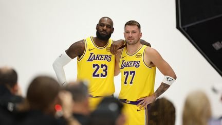 La vente historique des Los Angeles Lakers approuvée par la NBA