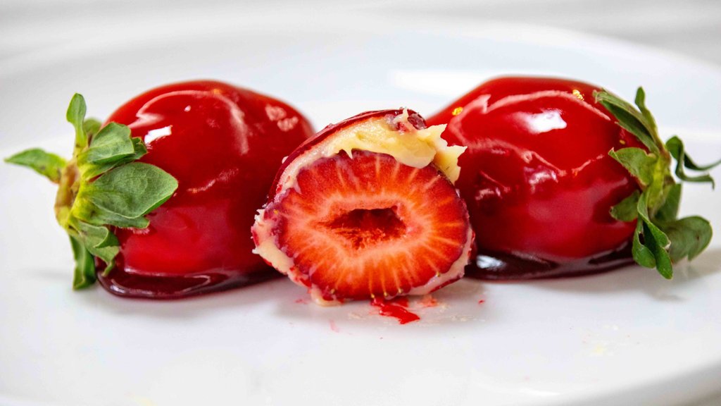 Tendência viral "Morango do Amor" chega a Portugal