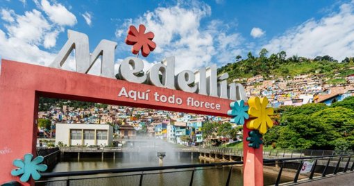 Lanzan licenciamiento de la marca ciudad “Medellín, aquí todo florece”