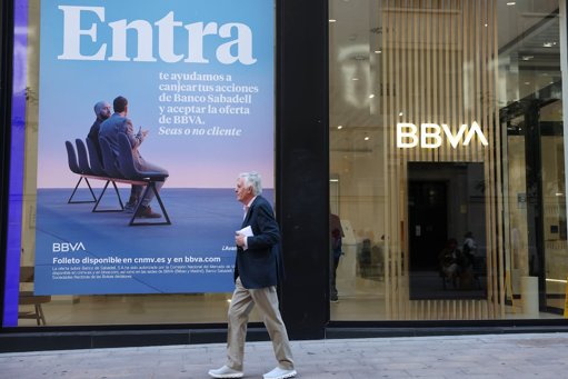 BBVA y Sabadell intensifican la disputa por la OPA hostil