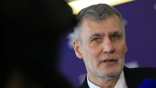 Candidato Gouveia e Melo critica complexidade do comando no combate aos incêndios