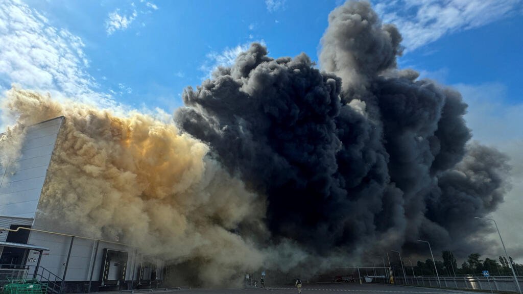 Conflicto en Ucrania: Rusia intensifica ataques mientras Trump acorta ultimátum para un alto al fuego