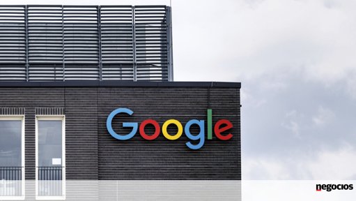 Alphabet atinge capitalização bolsista histórica de quatro biliões de dólares após acordo de IA com a Apple