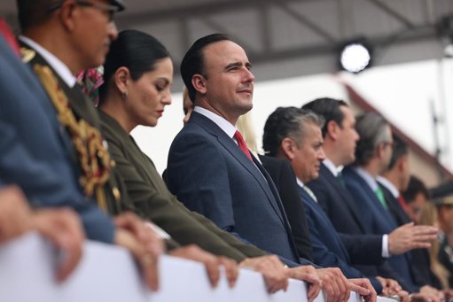 México Conmemora la Revolución con Desfiles Masivos que Unen a las Comunidades