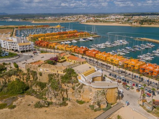 Marina de Portimão Conquista Título de 'Melhor do Sul da Europa' em Prémios de Luxo