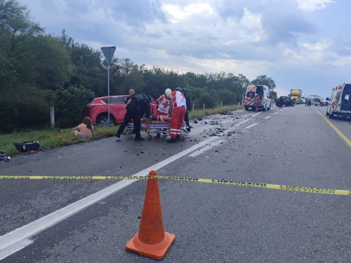 Choque frontal en carretera de Tamaulipas deja cinco muertos y cuatro heridos graves