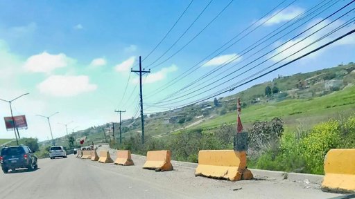 Clima Adverso Causa Socavón y Caída de Espectacular en Tijuana