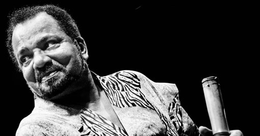 Bonga Faz Revelações Impactantes Sobre Racismo, Violência e Paternidade aos 83 Anos