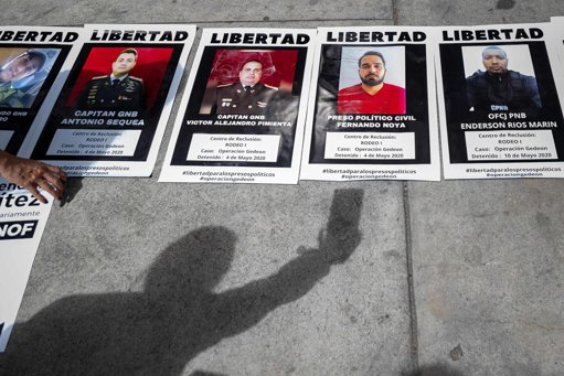 Gobierno venezolano libera a 99 detenidos post-electorales en medio de denuncias