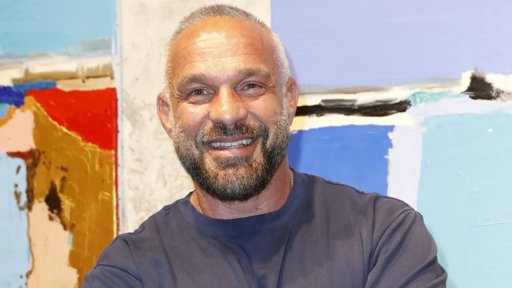 Philippe Bas annonce la naissance de son premier enfant sur Instagram à 52 ans