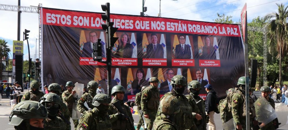 Crisis institucional en Ecuador: presidente Noboa lidera protestas contra la Corte Constitucional