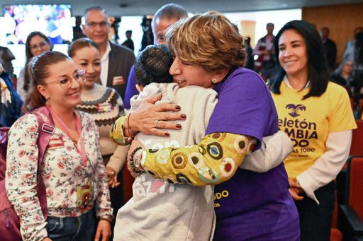 Gobernadora del Edomex entrega donativo de 25 mdp a Teletón para becas de rehabilitación