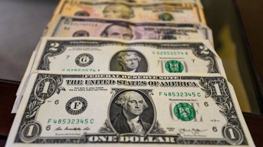 Peso Mexicano Bajo Presión por Debilidad Económica y Expectativas de la Fed