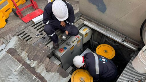 Inicia mantenimiento integral de las escaleras eléctricas de la Comuna 13