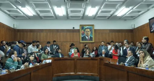 Se reanuda debate de la reforma a la salud con una ponencia alternativa en el Senado