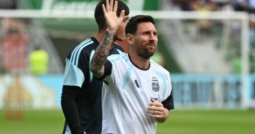 Lionel Messi aparece inesperadamente en video de una pareja y lo vuelve viral