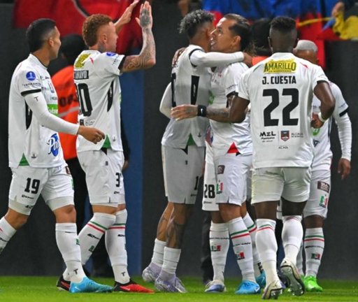 Dayro Moreno anota un doblete histórico a sus 40 años en la Sudamericana