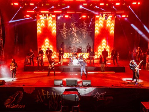 Feria y Festival Alfeñique de Toluca Atrae Multitudes con Conciertos de Rock Masivos