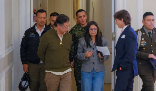 Guerra interna en el Gobierno: Directora del Dapre denuncia a Carlos Carrillo por malos manejos en el Fondo Adaptación