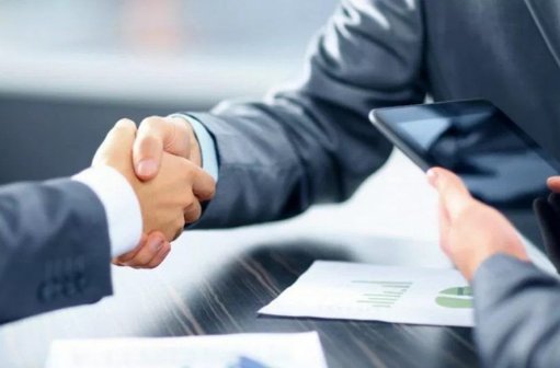 Uma em cada seis empresas portuguesas prevê aumentar o investimento, superando largamente a média da UE