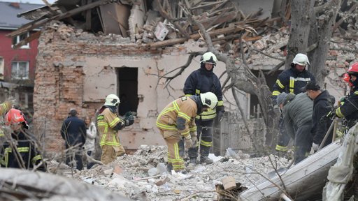 Vague d'attaques de drones russes sur Kiev, faisant plusieurs morts et blessés